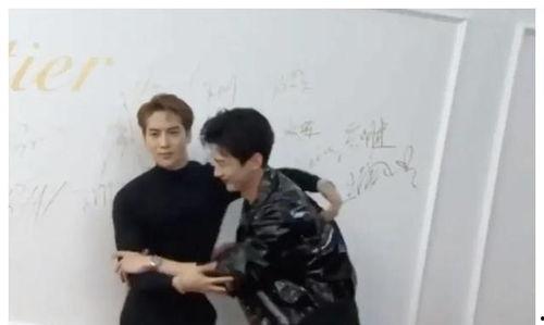 内娱吃瓜爆料事件,揭秘娱乐圈吃瓜爆料背后的真相